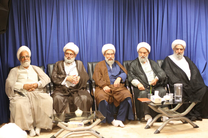 گزارش تصویری + جلسه مجمع عمومی مجمع نمایندگان طلاب وفضلای حوزه های علمیه با حضور  آیت الله حسینی بوشهری برگزار شد.