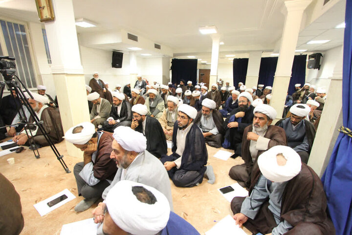 گزارش تصویری + جلسه مجمع عمومی مجمع نمایندگان طلاب وفضلای حوزه های علمیه با حضور  آیت الله حسینی بوشهری برگزار شد.