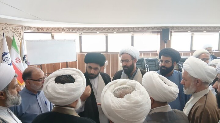 تصاویر / برگزاری جلسه تبیینی «شبهات پیش‌رو» با حضور ائمه جمعه و دبیران امور مساجد استان همدان در مشهد