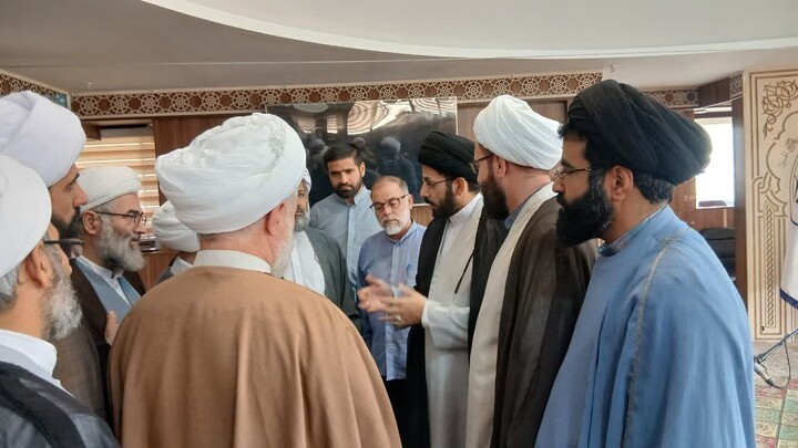 تصاویر / برگزاری جلسه تبیینی «شبهات پیش‌رو» با حضور ائمه جمعه و دبیران امور مساجد استان همدان در مشهد