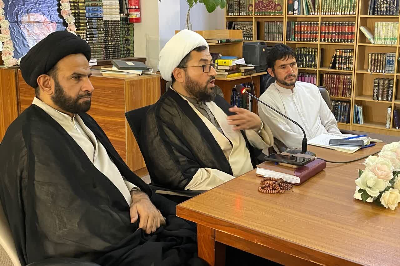 رہبر شہید انقلاب (رہ) کی شخصیت و افکار پر تحقیق اہل قلم و محققین کی اہم ذمہ داری ہے