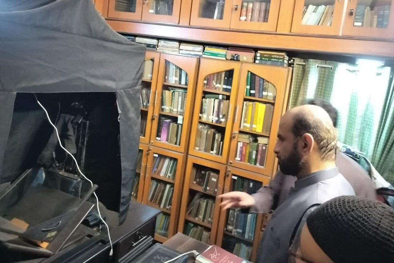 جامعۃ المصطفیٰ کراچی کے مدیر کی ہمراہی میں محققین کے وفد کا کتابخانۂ مرتضوی کا مطالعاتی دورہ
