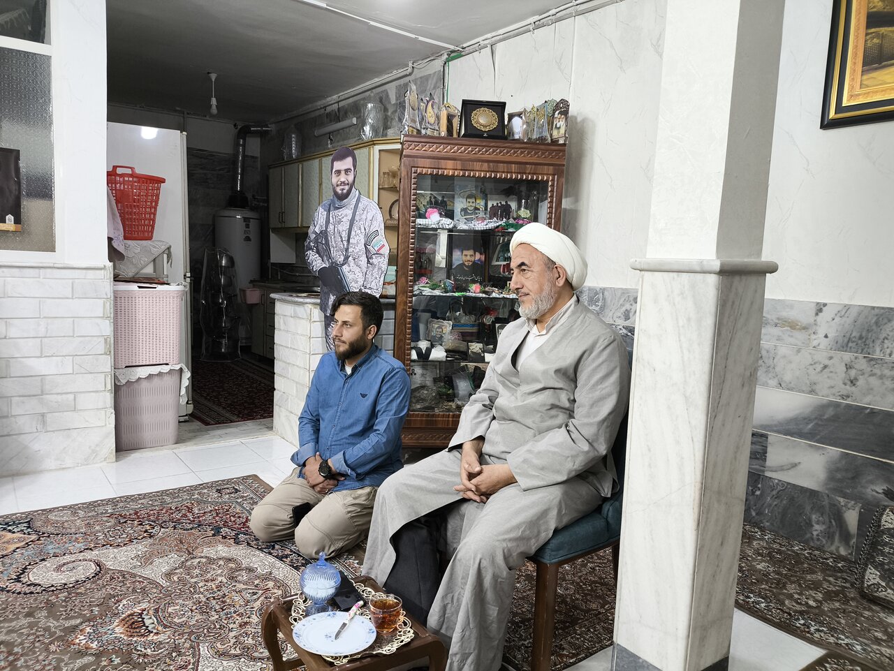 دیدار نمایندگان آیت‌الله اعرافی با خانواده شهید مختارزاده + تصاویر