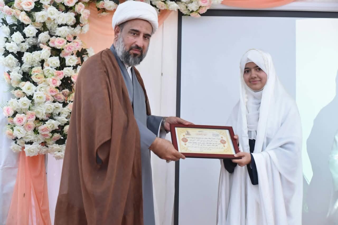 دارالمودۃ حفظ القرآن اسکول مظفرآباد میں قرآنی اور عصری تعلیم میں نمایاں کارکردگی کا مظاہرہ کرنے والی طالبات کے اعزاز میں پروقار تقریب