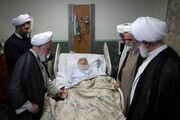 رہبر معظم انقلاب کے نمائندوں نے آیت‌ اللہ العظمیٰ نوری ہمدانی کی عیادت کی