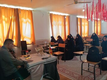 طلاب در خط مقدم جهاد تبیین و مقابله با شبهات قرار دارند