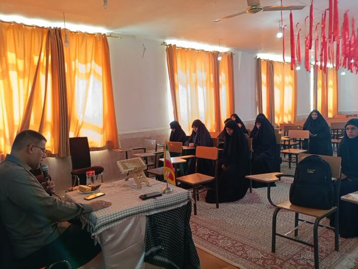 طلاب در خط مقدم جهاد تبیین و مقابله با شبهات قرار دارند