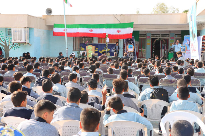 جشن عاطفه‌ ها همزمان با آغاز سال تحصیلی جدید
