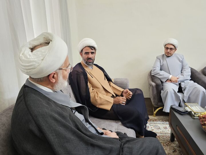 تصاویر/دیدار نماینده ولی‌فقیه در کردستان با جمعی از طلاب شاغل در سازمان عقیدتی سیاسی فراجا