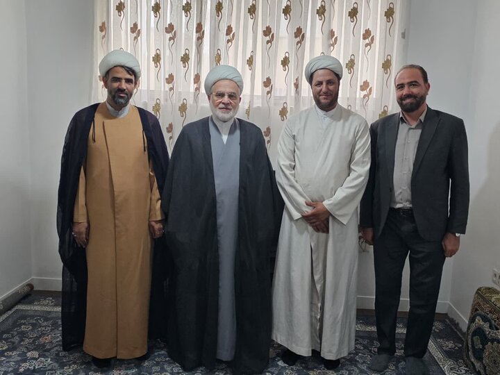 تصاویر/دیدار نماینده ولی‌فقیه در کردستان با جمعی از طلاب شاغل در سازمان عقیدتی سیاسی فراجا