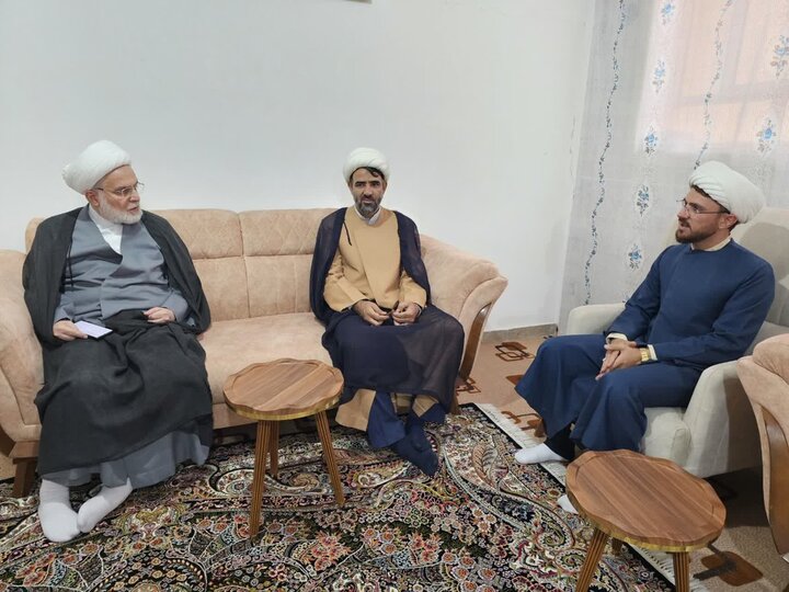 تصاویر/دیدار نماینده ولی‌فقیه در کردستان با جمعی از طلاب شاغل در سازمان عقیدتی سیاسی فراجا