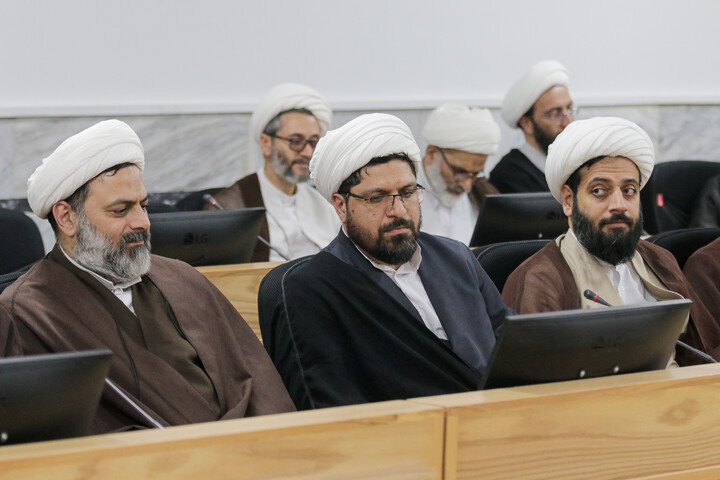 تصاویر/ چهارمین جلسه هم اندیشی مدیران مدارس حوزه علمیه قم