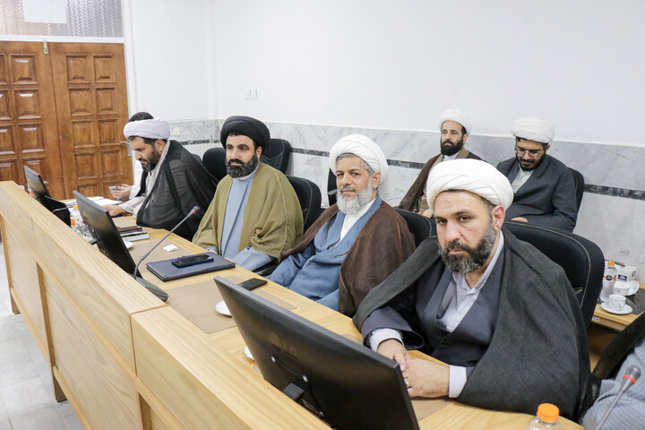 تصاویر/ چهارمین جلسه هم اندیشی مدیران مدارس حوزه علمیه قم