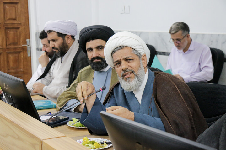 تصاویر/ چهارمین جلسه هم اندیشی مدیران مدارس حوزه علمیه قم