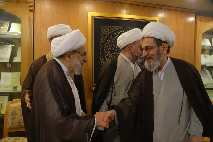 تصاویر/ اولین نشست و آیین رونمایی از بروشور و لوگوی کنگره جهانی هزارهٔ علامه کراجکی در قم
