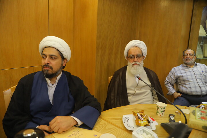 تصاویر/ اولین نشست و آیین رونمایی از بروشور و لوگوی کنگره جهانی هزارهٔ علامه کراجکی در قم