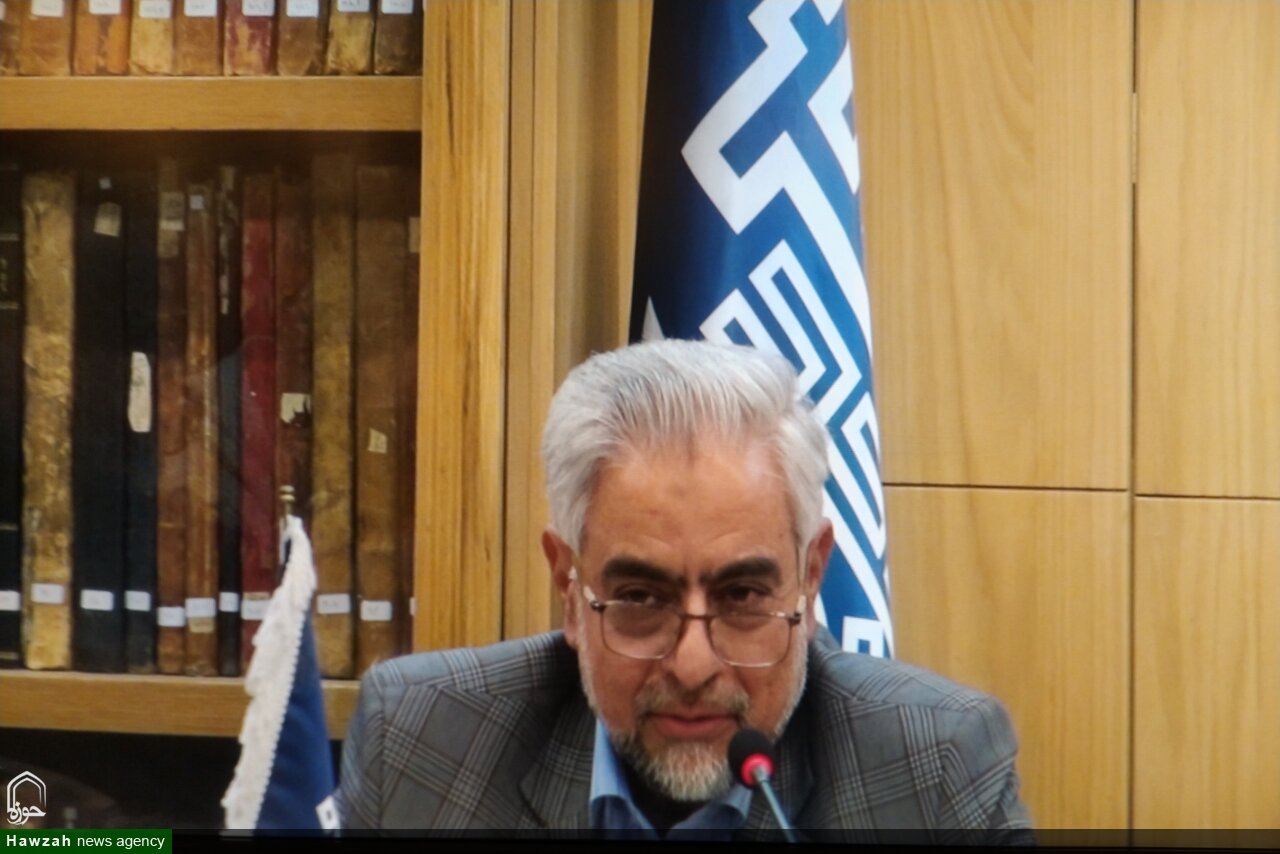 رونمایی از کتاب «مسجد اعظم، یادگار ماندگار آیت‌الله‌العظمی بروجردی» با بازخوانی تاریخ شفاهی، میراث معماری و هویت وقفی مسجد