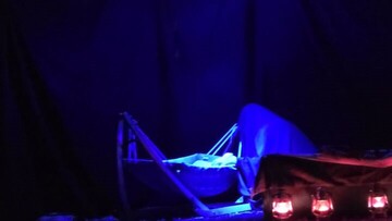 روایتی از ۱۵ سال جنس ایثار، دلتنگی و عشق مادرانه روی صحنه رفت