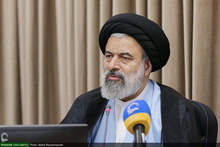 مدیر مدرسه سکان‌دار اصلی تربیت و تهذیب طلاب است