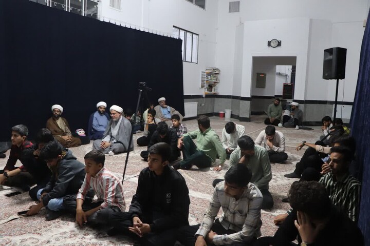 تصاویر| هیئت هفتگی انصارالمهدی (عج) مدرسه علمیه جعفریه قدیمه قاین