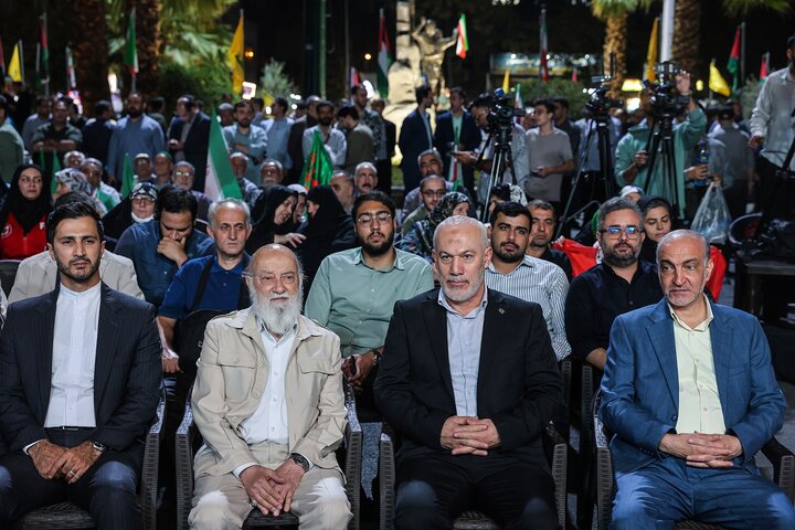 تصاویر/ رونمایی از سردیس شهید سرلشکر محمدسعید ایزدی در میدان فلسطین