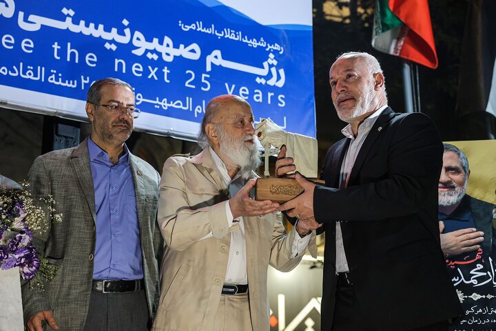 تصاویر/ رونمایی از سردیس شهید سرلشکر محمدسعید ایزدی در میدان فلسطین