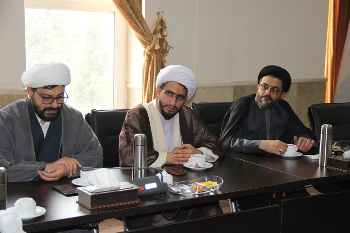 تصاویر / ستاد راهبری جمعیت حوزه علمیه استان قزوین برگزار شد