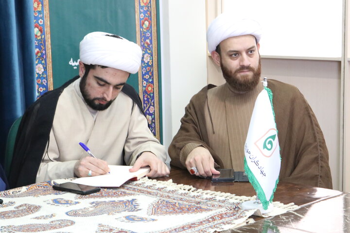تصاویر/ نشست صمیمی رابطین طرح هجرت و طرح امین طلاب خواهر و برادر حوزه علمیه همدان