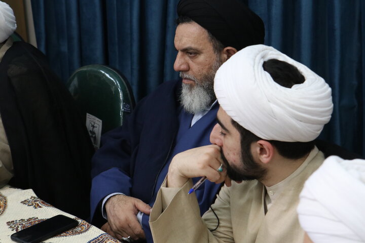 تصاویر/ نشست صمیمی رابطین طرح هجرت و طرح امین طلاب خواهر و برادر حوزه علمیه همدان
