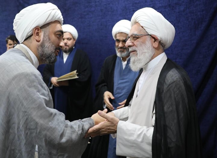 بازدید حجت الاسلام والمسلمین احمد فرخ مسئول دبیرخانه شورای عالی حوزه های علمیه  از مدرسه علمیه آل یاسین قم