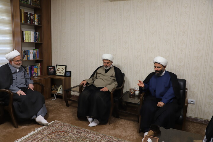 تصاویر/دیدار معاون تبلیغ و امور فرهنگی حوزه های علمیه با نماینده ولی فقیه در استان کردستان
