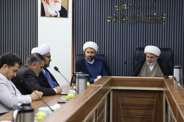 تصاویر/ جلسه قرارگاه بلاغ مبین کردستان با حضور معاون تبلیغ و امور فرهنگی حوزه های علمیه کشور