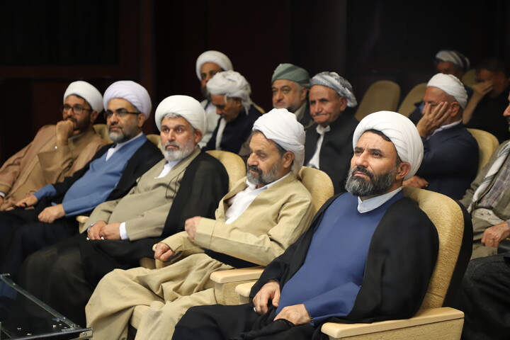 تصاویر/نشست هم اندیشی معاون تبلیغ و امور فرهنگی حوزه های علمیه کشور با روحانیون تبلیغی هجرت اهل تسنن استان کردستان