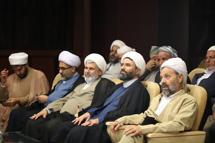 تصاویر/نشست هم اندیشی معاون تبلیغ و امور فرهنگی حوزه های علمیه کشور با روحانیون تبلیغی هجرت اهل تسنن استان کردستان