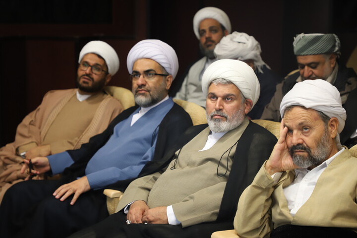 تصاویر/نشست هم اندیشی معاون تبلیغ و امور فرهنگی حوزه های علمیه کشور با روحانیون تبلیغی هجرت اهل تسنن استان کردستان