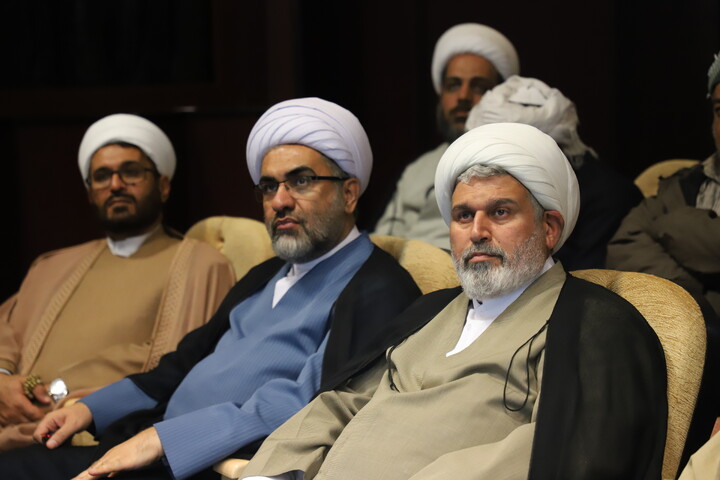 تصاویر/نشست هم اندیشی معاون تبلیغ و امور فرهنگی حوزه های علمیه کشور با روحانیون تبلیغی هجرت اهل تسنن استان کردستان