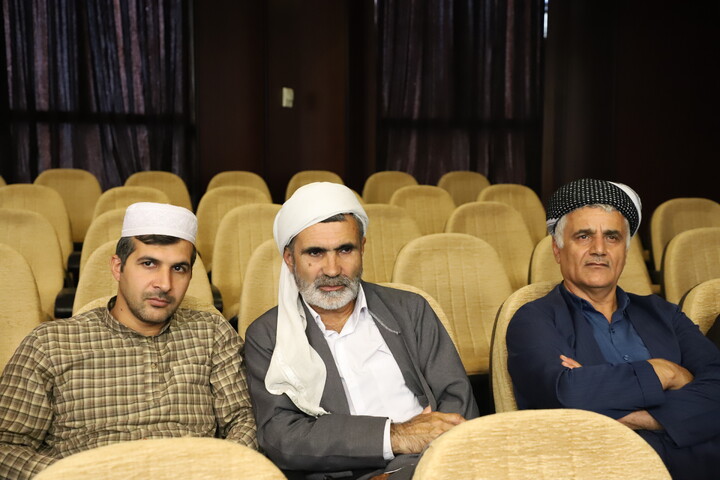 تصاویر/نشست هم اندیشی معاون تبلیغ و امور فرهنگی حوزه های علمیه کشور با روحانیون تبلیغی هجرت اهل تسنن استان کردستان