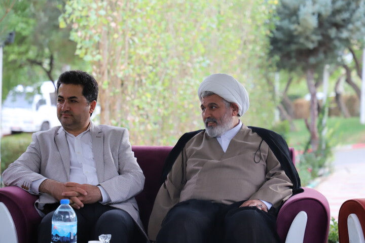 تصاویر/بازدید معاون تبلیغ حوزه های علمیه کشور از مرکز صدا و سیمای استان کردستان