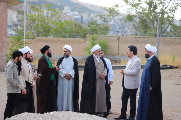 تصاویر/بازدید معاون تبلیغ حوزه های علمیه کشور از مرکز صدا و سیمای استان کردستان