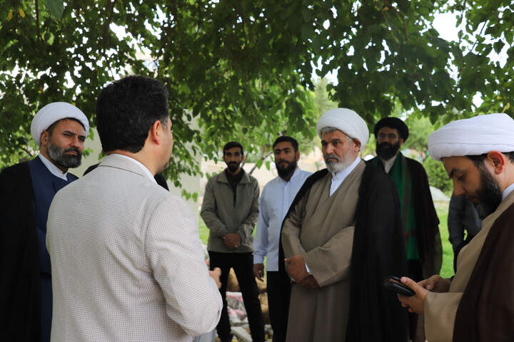 تصاویر/بازدید معاون تبلیغ حوزه های علمیه کشور از مرکز صدا و سیمای استان کردستان