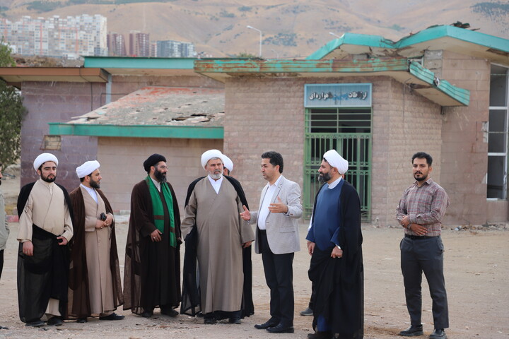 تصاویر/بازدید معاون تبلیغ حوزه های علمیه کشور از مرکز صدا و سیمای استان کردستان