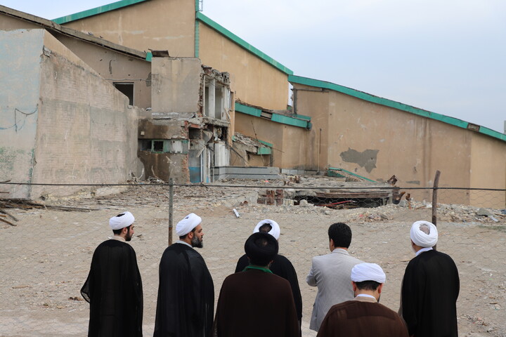 تصاویر/بازدید معاون تبلیغ حوزه های علمیه کشور از مرکز صدا و سیمای استان کردستان