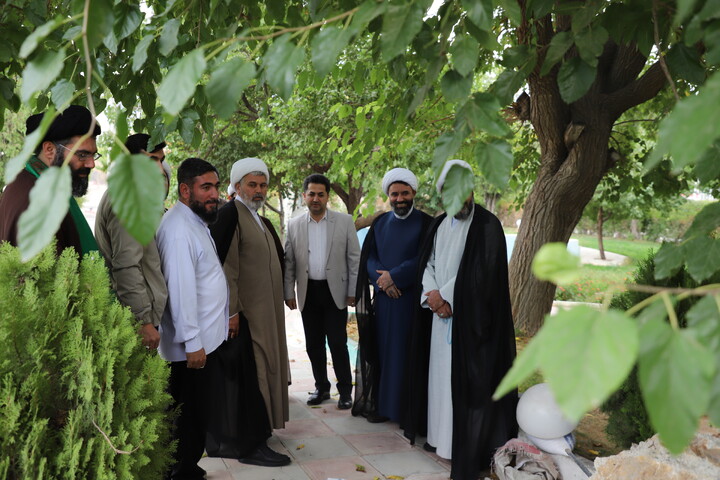 تصاویر/بازدید معاون تبلیغ حوزه های علمیه کشور از مرکز صدا و سیمای استان کردستان