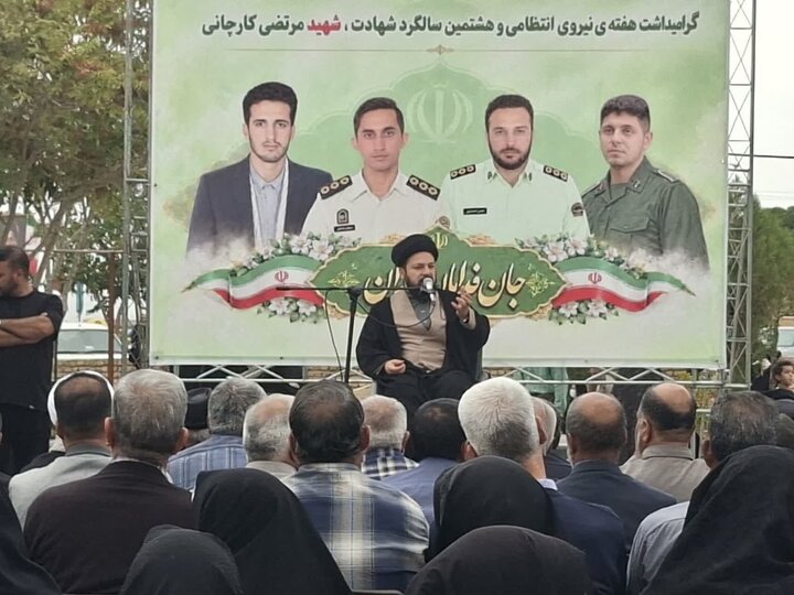 تصاویر/مراسم بزرگداشت هشتمین سالگرد شهادت مدافع سرافراز امنیت در کارچان
