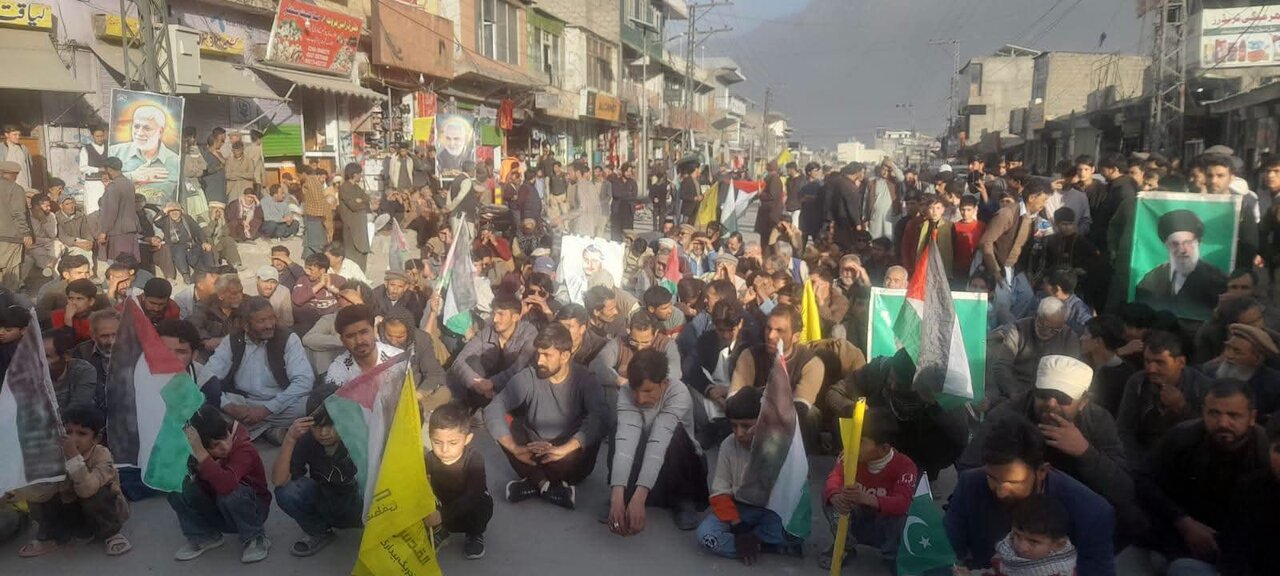 امریکی ناظم الامور کا دورۂ سکردو؛ عوام کا زبردست احتجاج