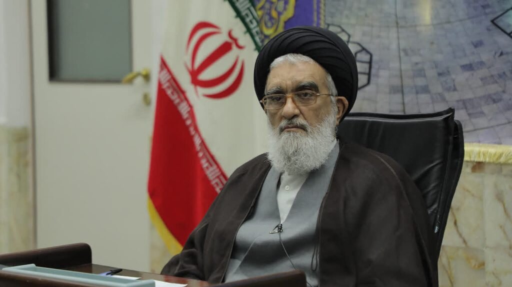 قدردانی تولیت حرم بانوی کرامت از پستچیان قم
