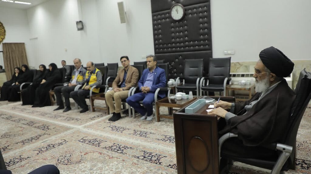 قدردانی تولیت حرم بانوی کرامت از پستچیان قم