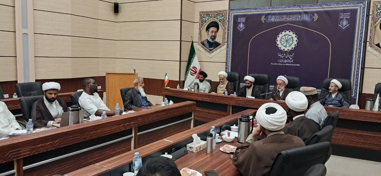 دیدار طلاب تانزانیا در قم با حجت‌الاسلام مهدوی‌پور؛ بررسی راهکارهای تقویت فعالیت‌های اسلامی و تبلیغی در آفریقا