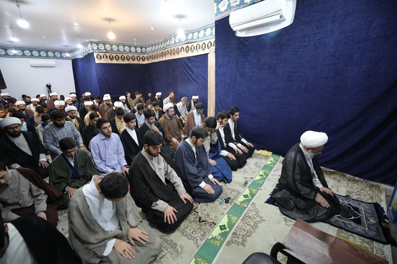 بازدید حجت الاسلام والمسلمین احمد فرخ مسئول دبیرخانه شورای عالی حوزه های علمیه  از مدرسه علمیه آل یاسین قم
