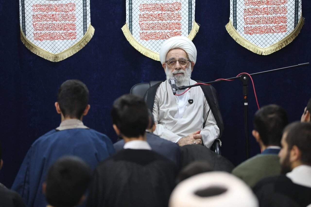 بازدید حجت الاسلام والمسلمین احمد فرخ مسئول دبیرخانه شورای عالی حوزه های علمیه  از مدرسه علمیه آل یاسین قم